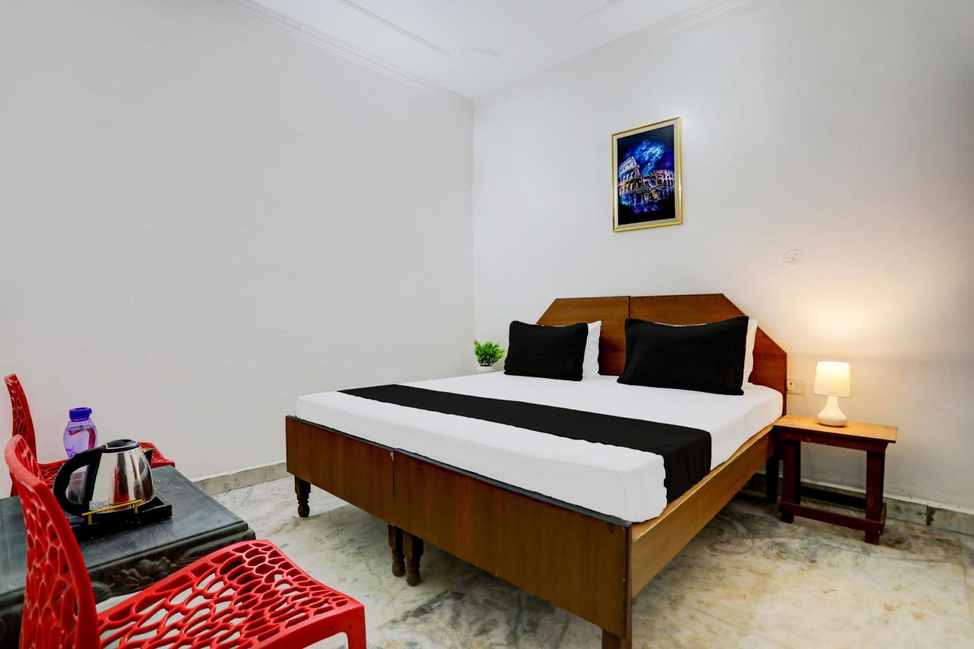 Super Hotel Live View Indraprastha エクステリア 写真