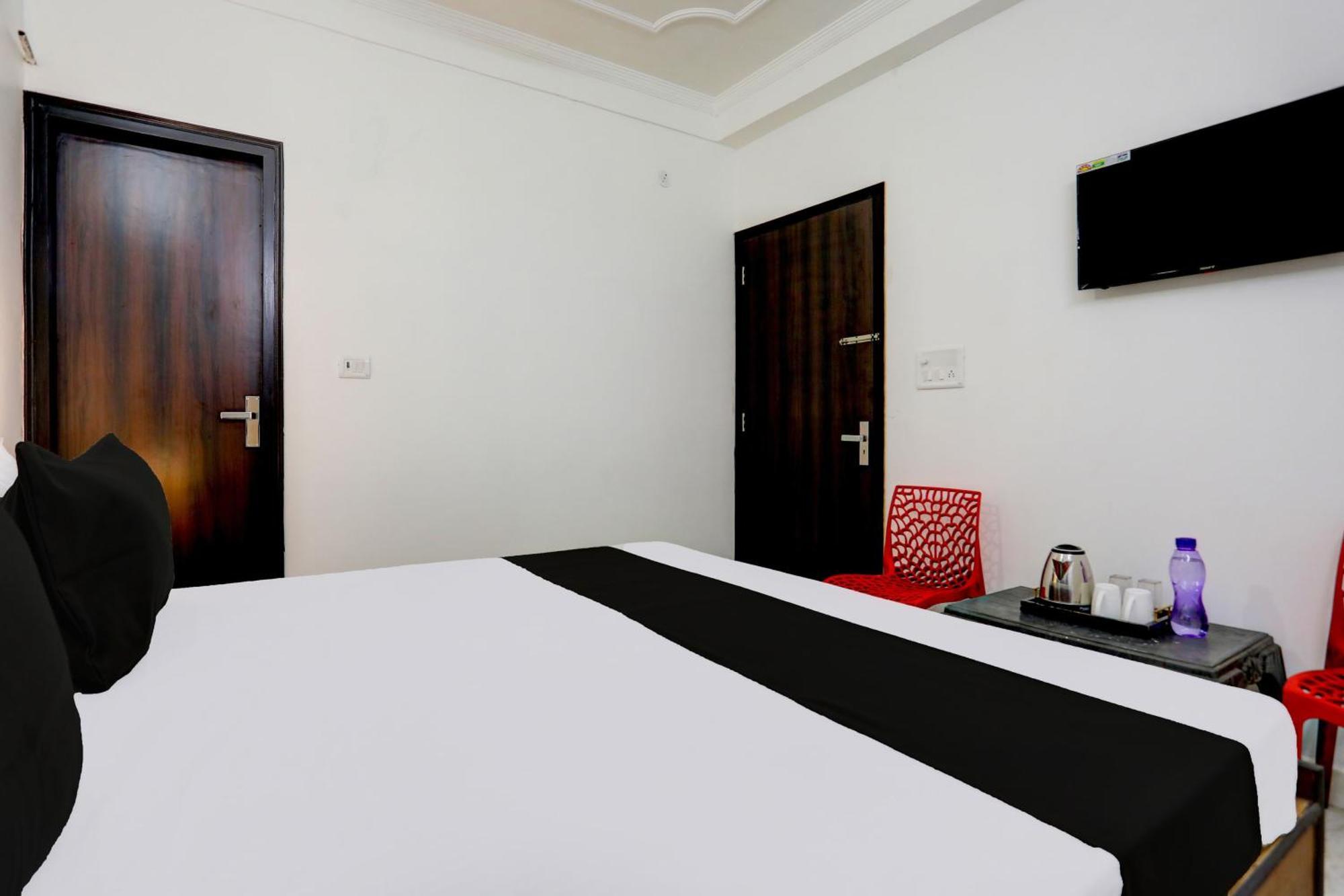 Super Hotel Live View Indraprastha エクステリア 写真